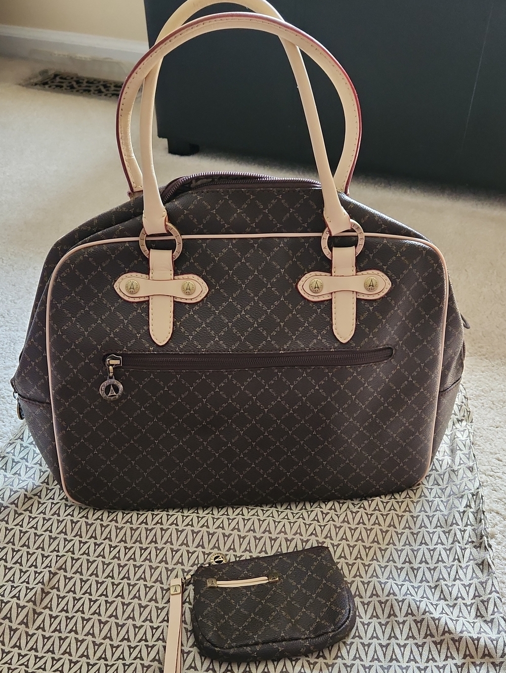 Monogram Tote with Cream Geometric Interior